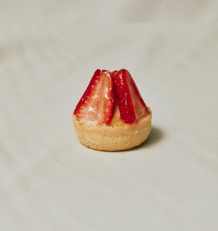 mini strawberry fruit tart